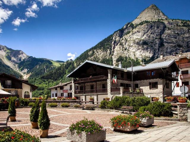 Case e ville in vendita di 600 m²