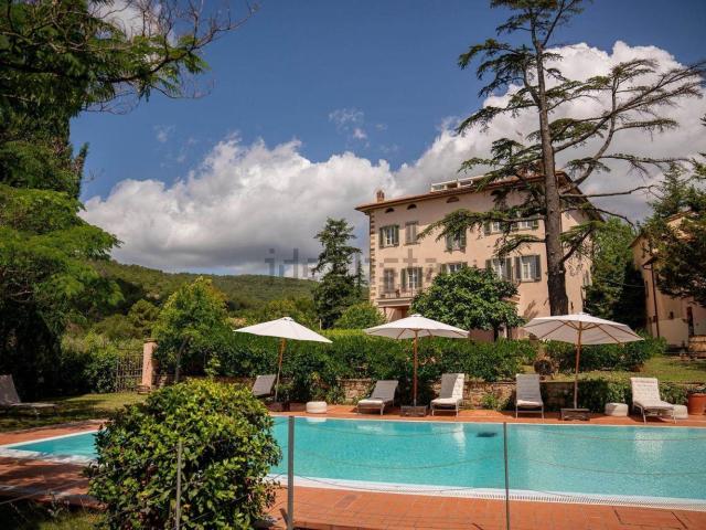 Case e ville in vendita di 600 m²