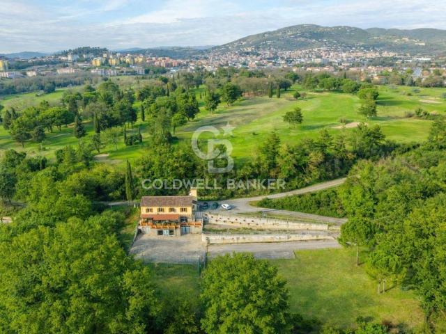 Case e ville in vendita di 600 m² in Strada Lacugnano Giardino, 16