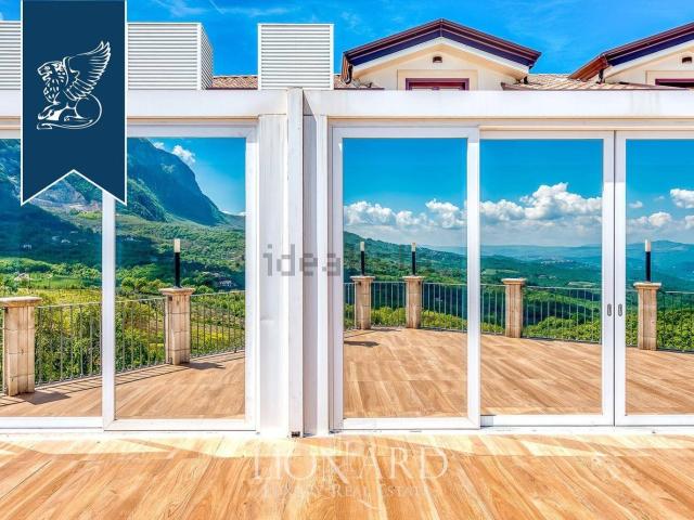 Case e ville in vendita di 600 m²