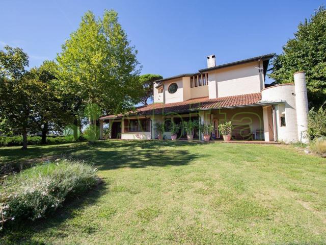 Case e ville in vendita di 600 m²