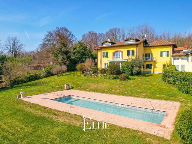 Case e ville in vendita di 600 m² in Via Calvi Pier Fortunato, 15
