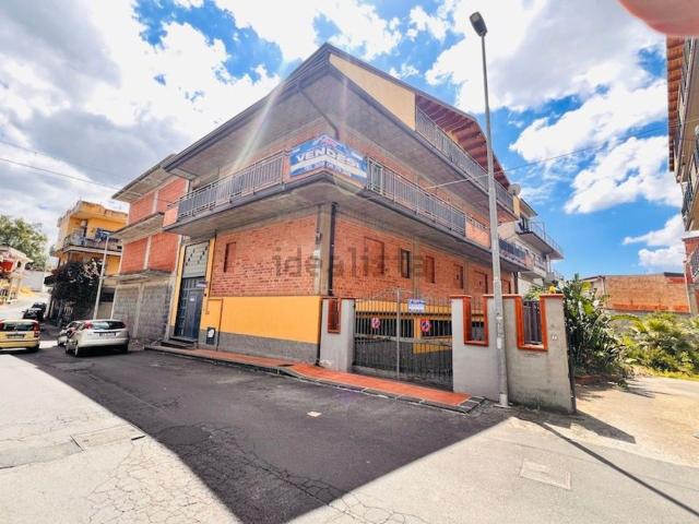 Case e ville in vendita di 600 m² in Via Campione, 8