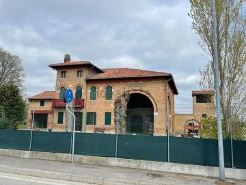 Case e ville in vendita di 600 m² in Via BASTIE, 116