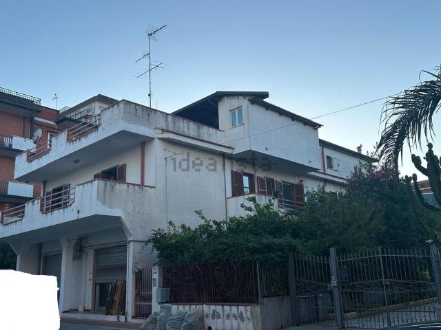 Case e ville in vendita di 600 m² in Via Giuseppe Garibaldi, 265