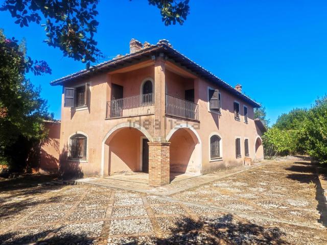 Case e ville in vendita di 600 m² in Via delle Boccette