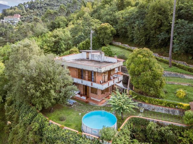 Case e ville in vendita di 600 m² in Via Italica