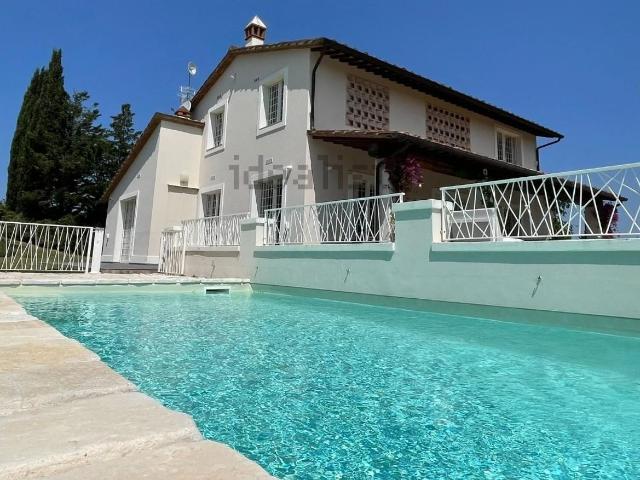 Case e ville in vendita di 600 m² in Via Montegrappa