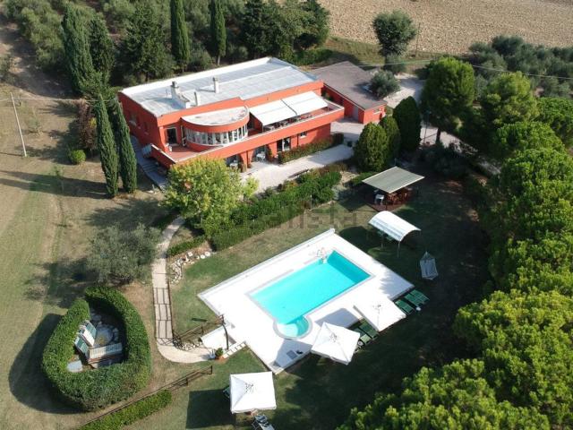 Case e ville in vendita di 600 m² in Via Morganti