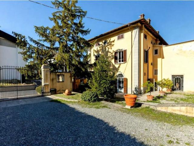 Case e ville in vendita di 600 m² in Via Maremmana