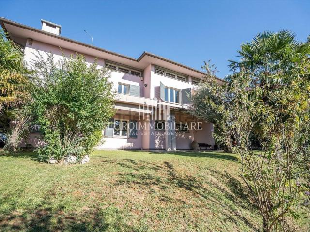 Case e ville in vendita di 600 m² in Via Marietta Alboni, 1