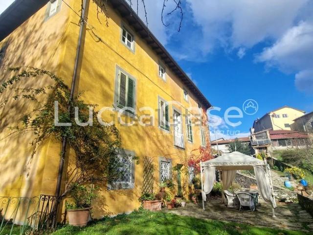 Case e ville in vendita di 600 m² in Località Cerreto, 3