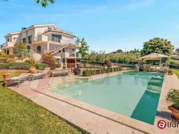 Case e ville in vendita di 600 m² in Via Santa Elisabetta