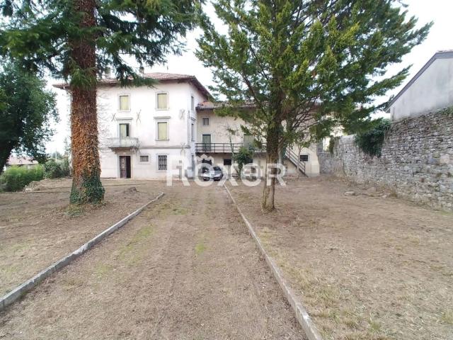 Case e ville in vendita di 600 m² in Via Qualso