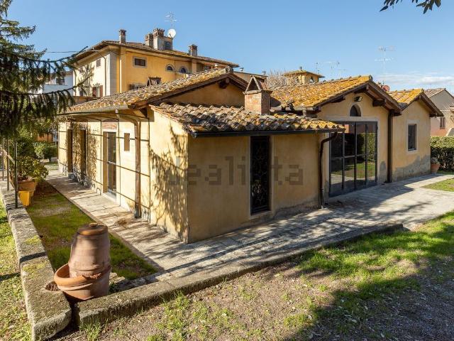 Case e ville in vendita di 600 m² in Via XXIV Maggio