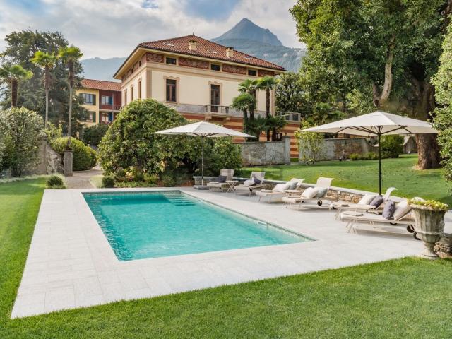 Case e ville in vendita di 600 m² in Viale delle Magnolie, 5