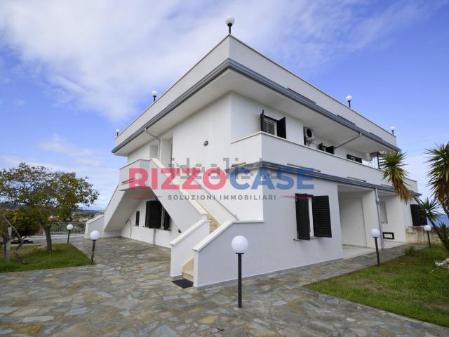 Case e ville in vendita di 600 m² in Viale delle Mimose
