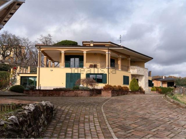 Case e ville in vendita di 600 m² in Contrada Colle dell&apos Orso