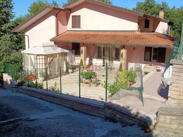 Case e ville in vendita di 600 m² in Contrada Querce Nuove, 43