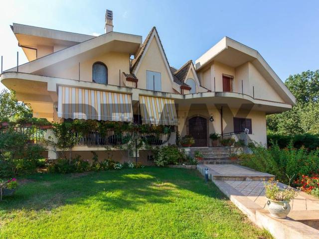 Case e ville in vendita di 600 m² in Contrada Sant&apos Andrea