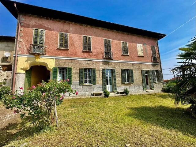 Case e ville in vendita di 600 m² in Piazza della Croce