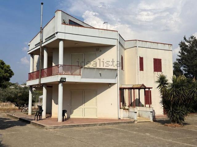 Case e ville in vendita di 600 m² in Strada per Acate