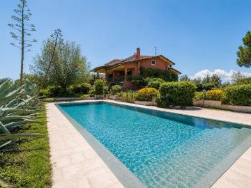 Case e ville in vendita di 600 m² in Strada Pirano