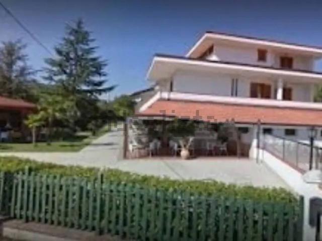 Case e ville in vendita di 600 m² in Strada Provinciale 235