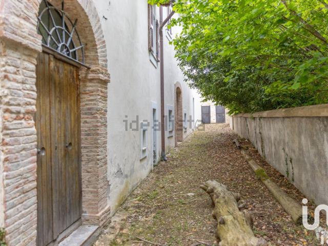 Case e ville in vendita di 604 m²