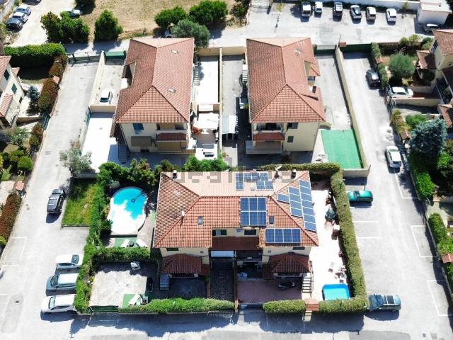 Case e ville in vendita di 605 m² in Via Ripuaria, 48