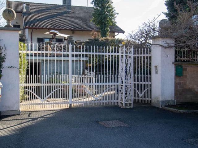 Case e ville in vendita di 605 m² in Strada Scaravaglio