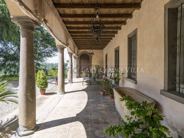 Case e ville in vendita di 610 m²