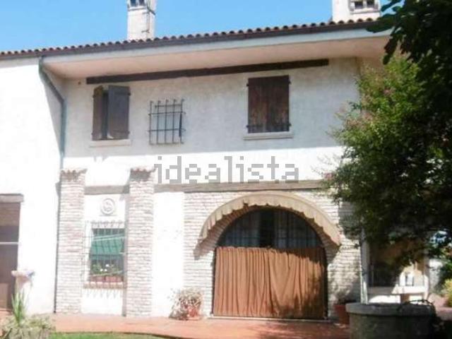 Case e ville in vendita di 610 m² in Via Sant&apos Elisabetta