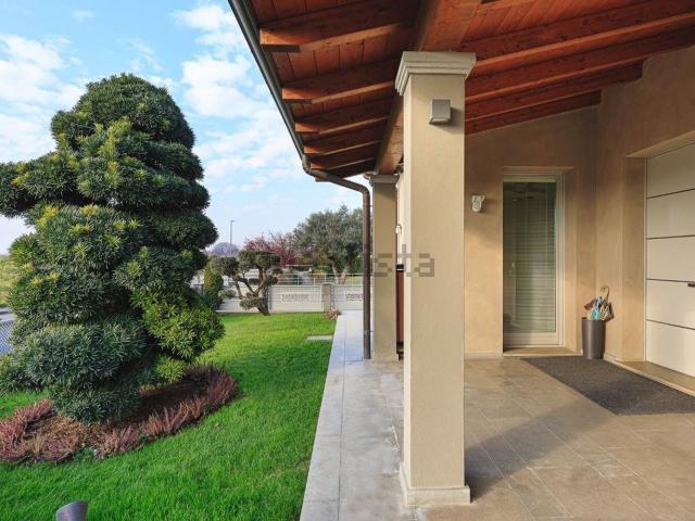 Case e ville in vendita di 610 m² in Viale Giacomo Matteotti, 14