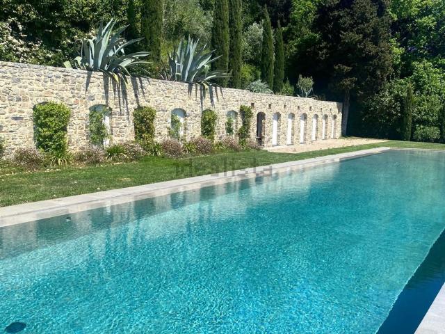 Case e ville in vendita di 612 m² in Via Aurelia