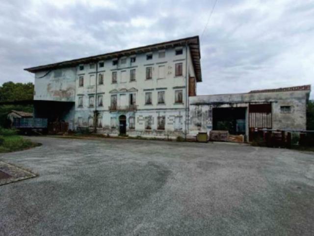 Case e ville in vendita di 612 m² in Via Roncade