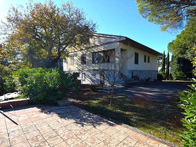 Case e ville in vendita di 616 m²