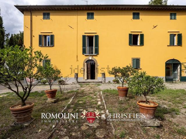 Case e ville in vendita di 616 m²