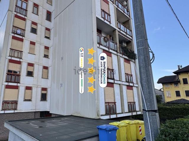 Case e ville in vendita di 616 m² in Via Cremosina