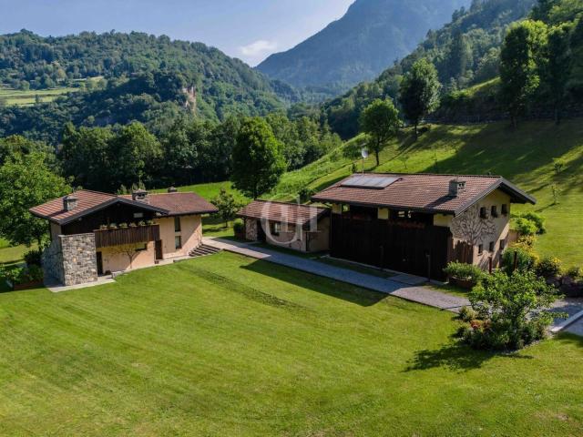 Case e ville in vendita di 620 m²