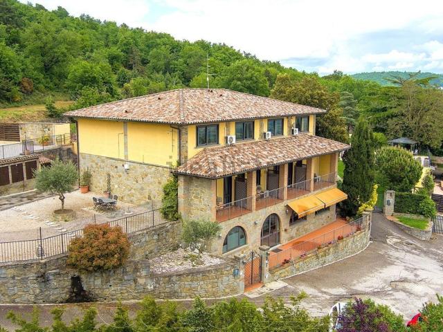 Case e ville in vendita di 620 m²