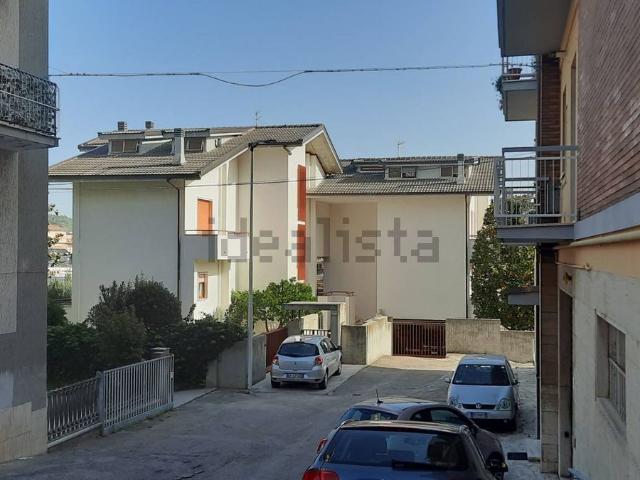 Case e ville in vendita di 620 m² in Via Catania