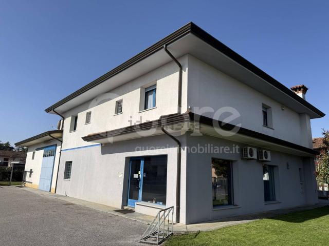 Case e ville in vendita di 620 m² in Via Calderini, 5
