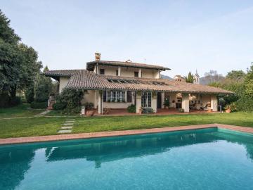 Case e ville in vendita di 620 m² in Via Don Angelo Pedrinelli