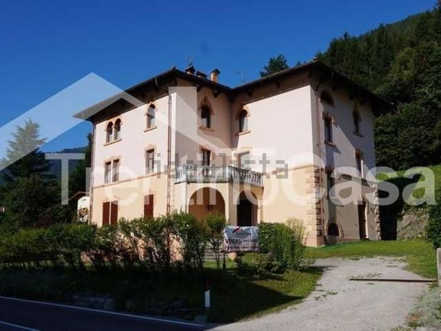 Case e ville in vendita di 620 m² in Via Nazionale, 165