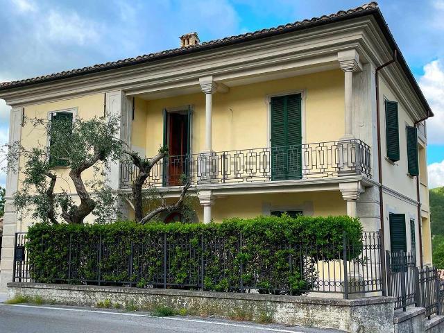 Case e ville in vendita di 620 m² in Contrada Faiano Casette