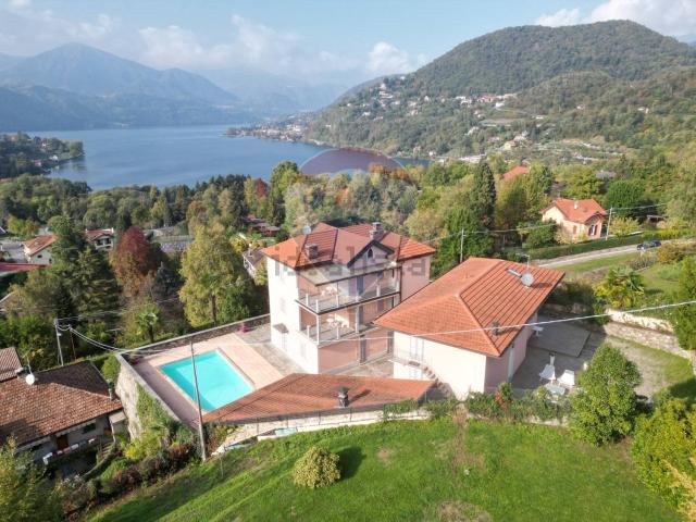 Case e ville in vendita di 623 m²