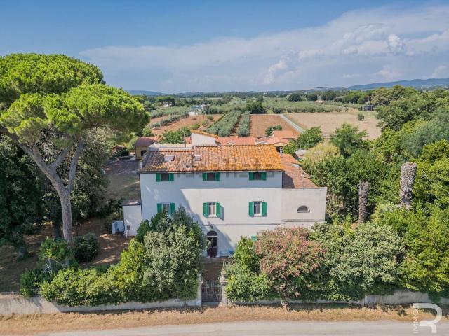 Case e ville in vendita di 625 m² in Via Gorizia
