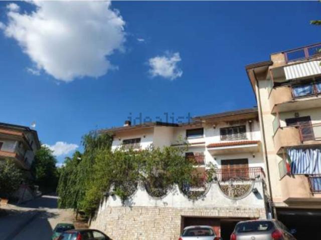 Case e ville in vendita di 625 m² in Via Sant&apos Anna