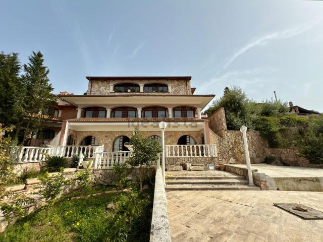 Case e ville in vendita di 626 m² in Contrada Ramo